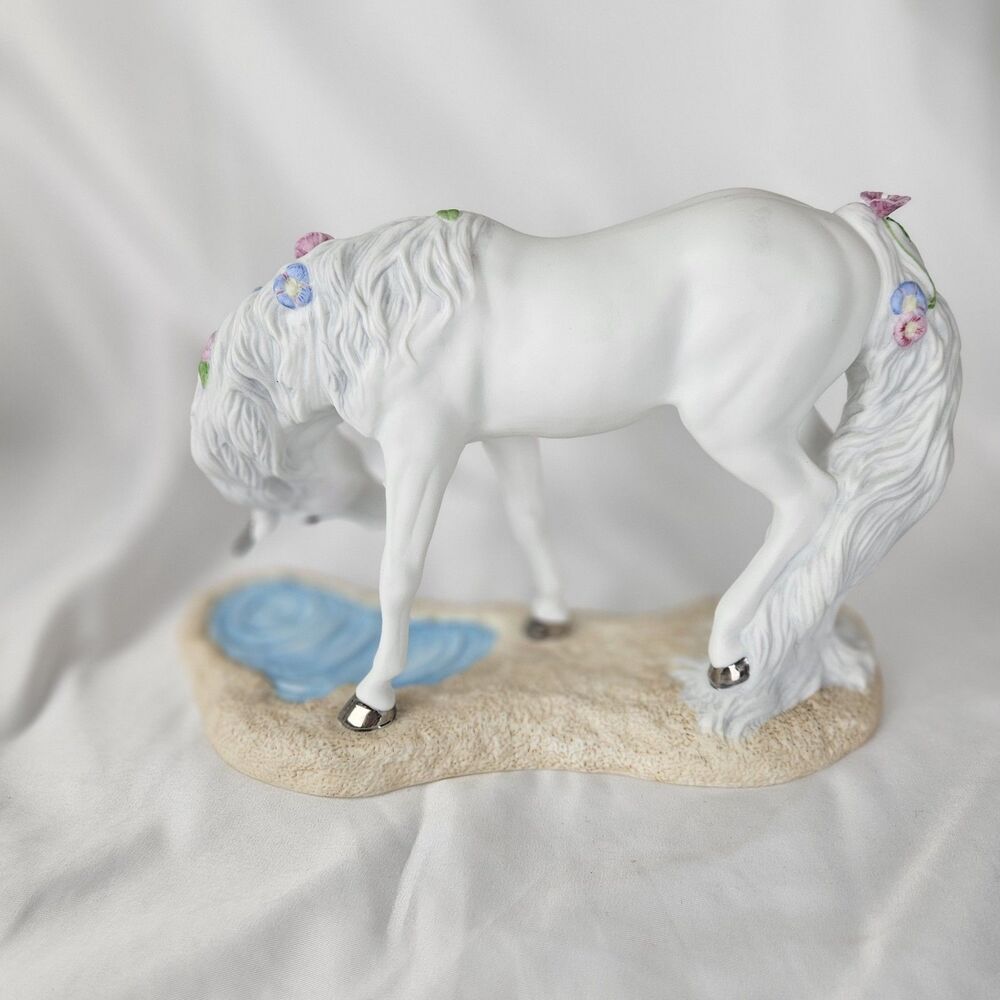Vintage Princeton Gallery “Love’s Purity” Porcelain Unicorn Figurine 1991 Silver - Picture 2 of 3